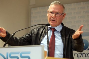 Amos Yadline, responsable israélien, dirigeant de renseignements israéliens
