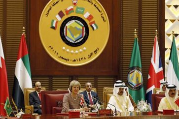 تيريزا ماي تتعهد أمام زعماء الخليج الفارسي بمواجهة "الخطر" الإيراني!
