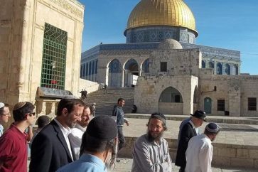 مستوطنون يقتحمون المسجد الاقصى