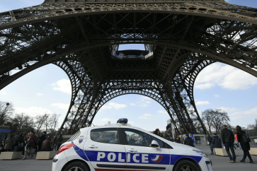 La tour Eiffel se dote d'une "paroi en verre"
