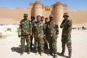 Les soldats syriens à proximité de la citadelle Al-Hirr dans la province Est de Homs (RMG)