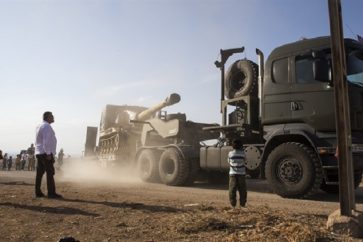 Les troupes turques se positionnent autour à 4 Km de Afrine