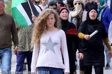 L’armée d’occupation israélienne arrête la lauréate du Courage : Ahed al-Tamimi