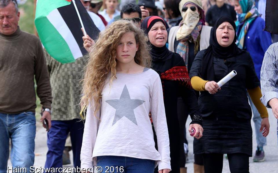 L’armée d’occupation israélienne arrête la lauréate du Courage : Ahed al-Tamimi