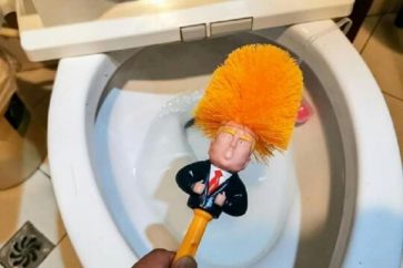 trump_toilettes