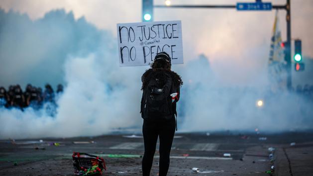 des-journalistes-vises-lors-des-manifestations-aux-etats-unis