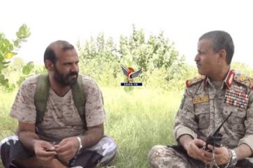 Mohammad Atefi, lors d'une tournée d'inspection sur les fronts de guerre à Jawf, au nord du Yémen