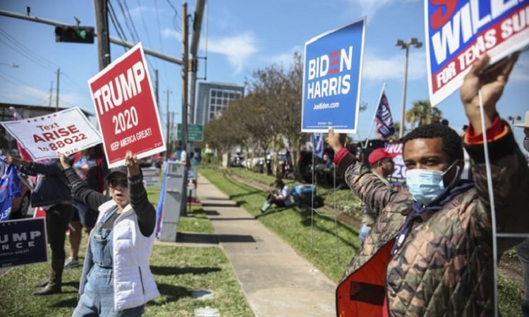 Les commerces de plusieurs grandes villes, dont Washington, Los Angeles ou New York, se sont barricadés en prévision de possibles violences post-électorales.