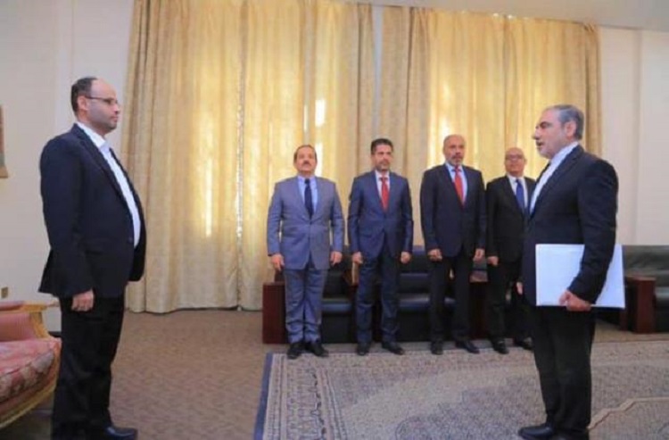 Le nouvel ambassadeur iranien a remis ses lettres de créances au président du Conseil suprême yéménite Mehdi al-Mashat.