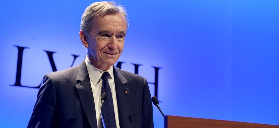 En France, les milliardaires - dont Bernard Arnault, 3e fortune mondiale derrière les américains Jeff Bezos et Elon Musk - ont "gagné près de 175 milliards d'euros" sur la même période