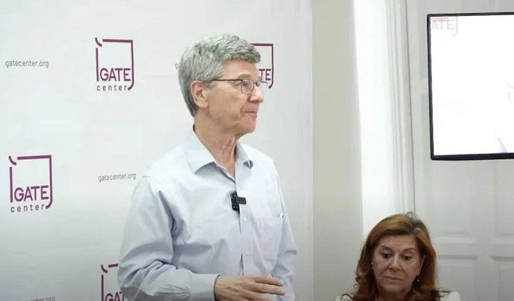 Dans son article, Jeffrey Sachs, directeur de l’Earth Institute de l’Université de Columbia aux États-Unis, accuse la NIH de ne pas dire ce qu'il sait des origines du SARS-CoV-2