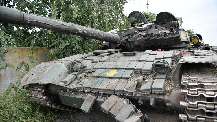 Un char, offet par la Pologne à l'Ukraine, abattu par l'armée russe