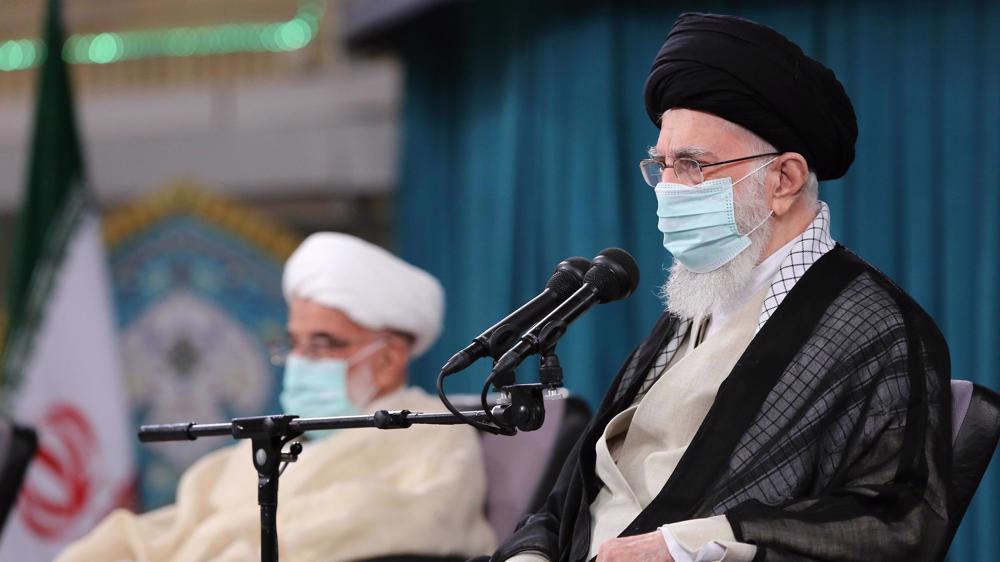 Les membres de la Conférence de l'unité islamique reçus par le Leader de la RII, le 14 octobre 2022. ©Khamenei.ir