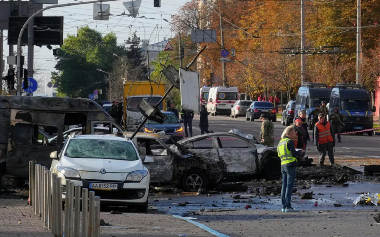 Des dommages causés par des explosions à Kiev le 10 octobre.
