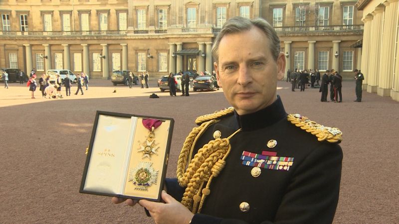 Est sanctionné le général Mark Carleton-Smith, chef d’état-major de l’armée britannique au moment de l’assassinat du général martyr Qassem Soleimani.
