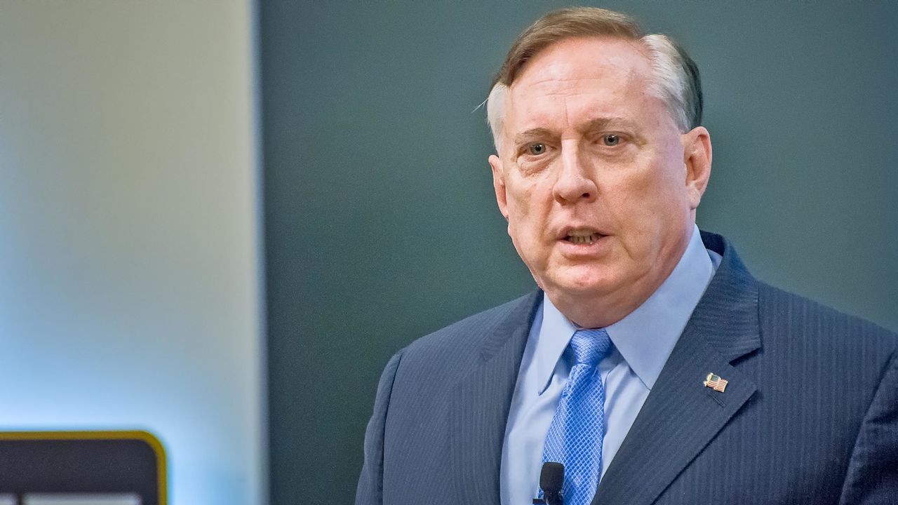 Douglas MacGregor, ancien colonel et conseiller du chef du Pentagone