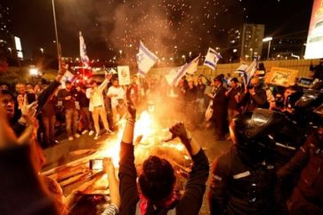 Plus de 100 000 Israéliens ont protesté samedi 25 février contre la réforme judiciaire présentée par Netanyahu.