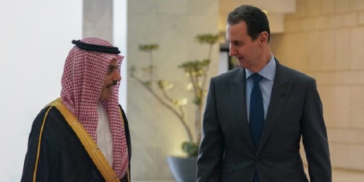 Le président syrien Bachar al-Assad et le ministre saoudien des AE Fayçal ben Farhane