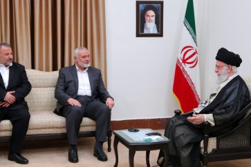 Le Leader de la Révolution islamique, l'honorable Ayatollah Khamenei a reçu en audience Ismaïl Haniyeh. ©khamenei.ir