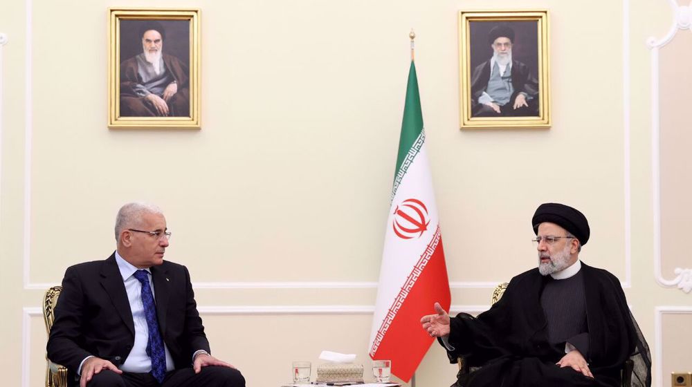 Le président iranien, Ebrahim Raïssi (D), lors d'une rencontre avec le président de l'Assemblée populaire nationale algérienne, Brahim Boughali, Téhéran, le 22 août. © IRNA