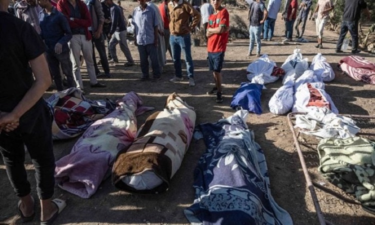 Le violent tremblement de terre dans les zones montagneuses près de Marrakech a déjà fait plus de 2.100 morts.