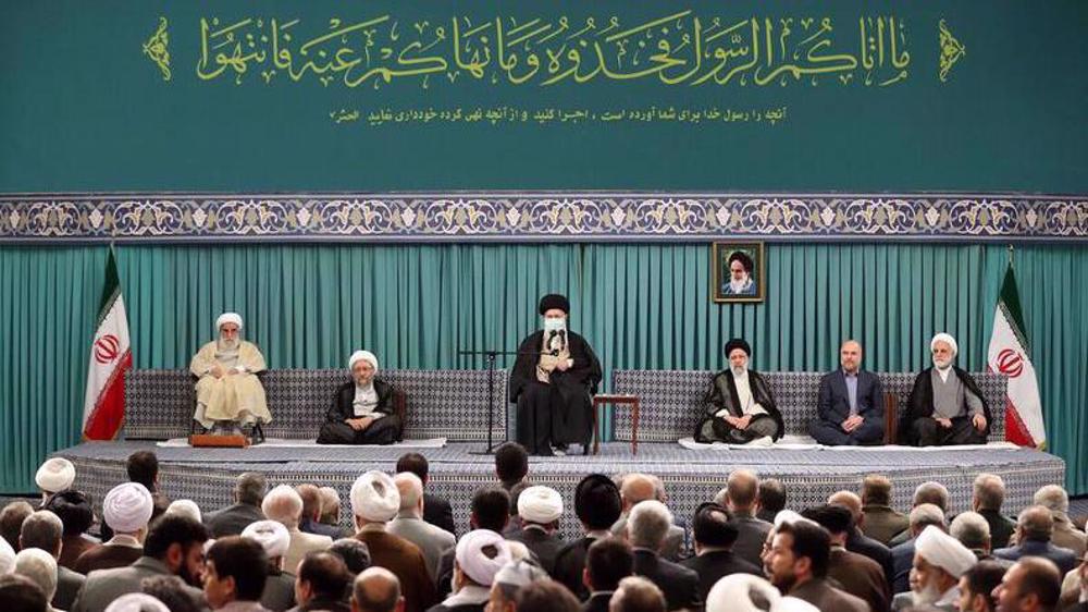 L’Ayatollah Sayed Ali Khamenei a reçu les participants à la 37e Conférence internationale de l'unité islamique à Téhéran, le 3 octobre 2023. ©khamenei.ir