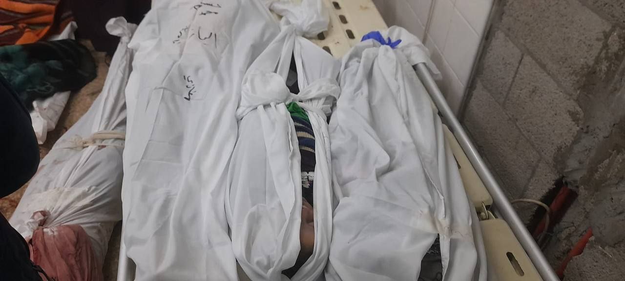 Des dizaines de martyrs, dont une majorité de femmes et d'enfants bombardés par l'occupation, dans le camp d'Al-Maghazi, au centre de Gaza.