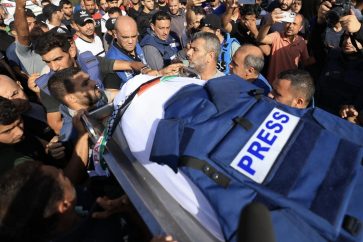 Plus de 100 journalistes palestiniens et trois Libanais sont tombés en martyre suite aux tirs israéliens, depuis le 7 octobre 2023.