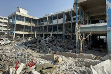 Une école affiliée à l’UNRWA a été détruite suite aux attaques israéliennes contre le camp de Jabalia, à Gaza, le 12 décembre 2023. © Anadolu