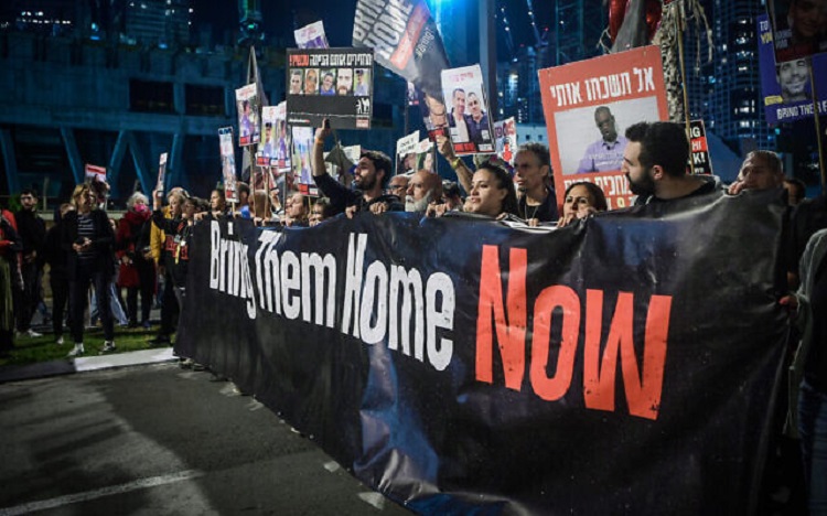 Protestations des familles des otages détenus à Gaza contre le gouvernement de Netanyahu.