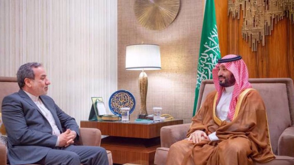 Le ministre iranien des Affaires étrangères, Abbas Araqchi, rencontre le prince héritier saoudien, Mohammed ben Salmane, à Riyad, en Arabie saoudite, le 9 0ctobre 2024. ©Al-Alam