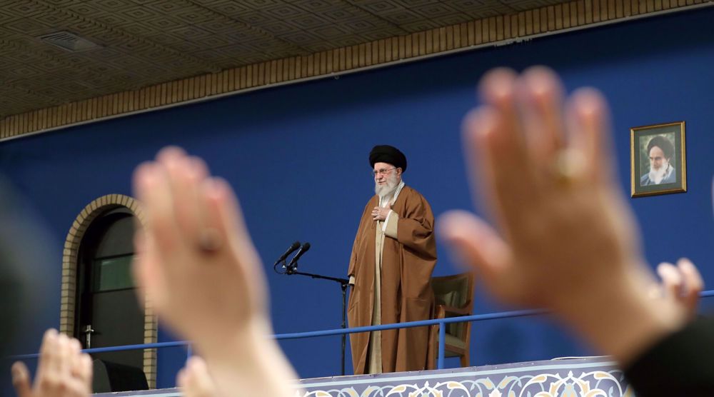 Le Leader de la Révolution islamique, l'Ayatollah Sayed Ali Khamenei rencontre le vendredi 21 mars diverses couches de la société iranienne. ©Leader.ir