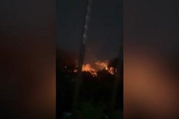 Frappe israélienne contre une maison dans la Békaa, à l'est du Liban, le 8 avril 2025.