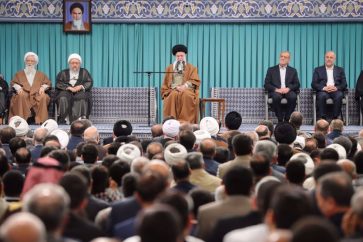 Le Leader de la Révolution islamique a reçu les hauts responsables iraniens ainsi que les ambassadeurs des pays musulmans, le 31 mars 2025. ©khamenei.ir