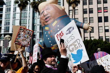 Des dizaines de milliers d’employés fédéraux aux USA, dont plusieurs scientifiques, ont été licenciés par l'administration Trump.