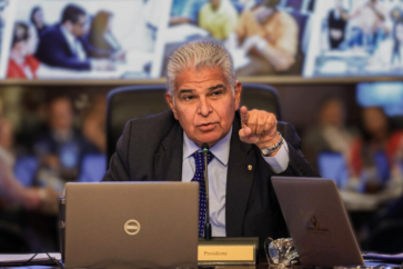 Le président panaméen accuse les USA de vouloir "mettre le feu au pays".