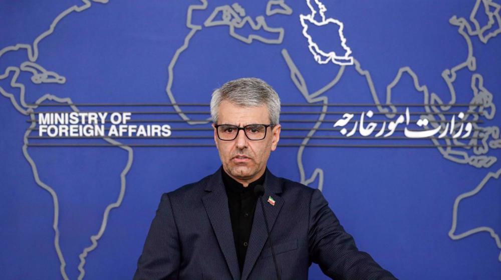 Le porte-parole du ministre iranien des Affaires étrangères, Esmaïl Baghaï, s’exprime lors de sa conférence de presse hebdomadaire, lundi 28 avril 2025 à Téhéran. ©IRNA