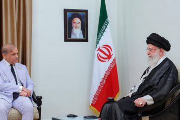 Shahbaz Sharif, Premier ministre du Pakistan, a été reçu par l'Ayatollah Khamenei, Leader de la Révolution islamique, Téhéran, le lundi 26 mai. © khamenei.ir