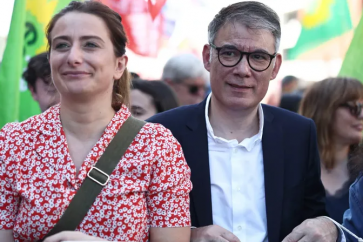 Olivier Faure et Marine Tondelier à Dunkerque le 1er mai 2025 - Sameer AL-DOUMY / AFP