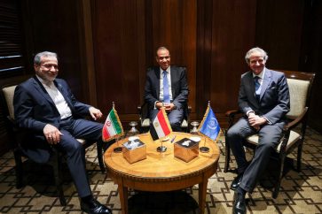 Abbas Araghchi et Rafael Grossi en Egypte