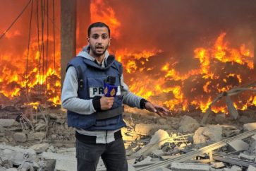 Durant sa conférence de presse dimanche, Netanyahu a déclaré vouloir autoriser les journalistes étrangers à rentrer à Gaza