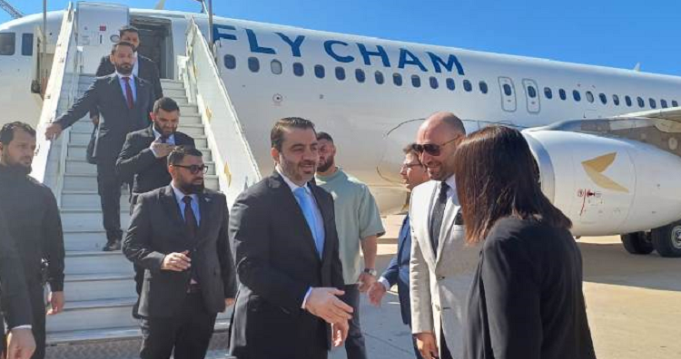 Le ministre syrien des Affaires Etrangères, Assaad Chaibani à l'aéroport de Beyrouth